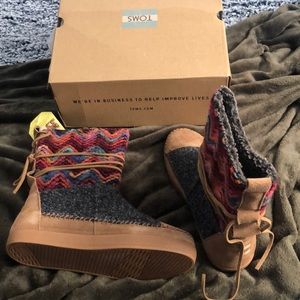 Printed TOMS boots